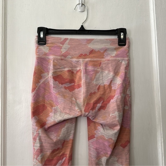 Outdoor Voices Tech Sweat Flex Pink Camo Workout Yoga Leggings - Picture 7 of 9